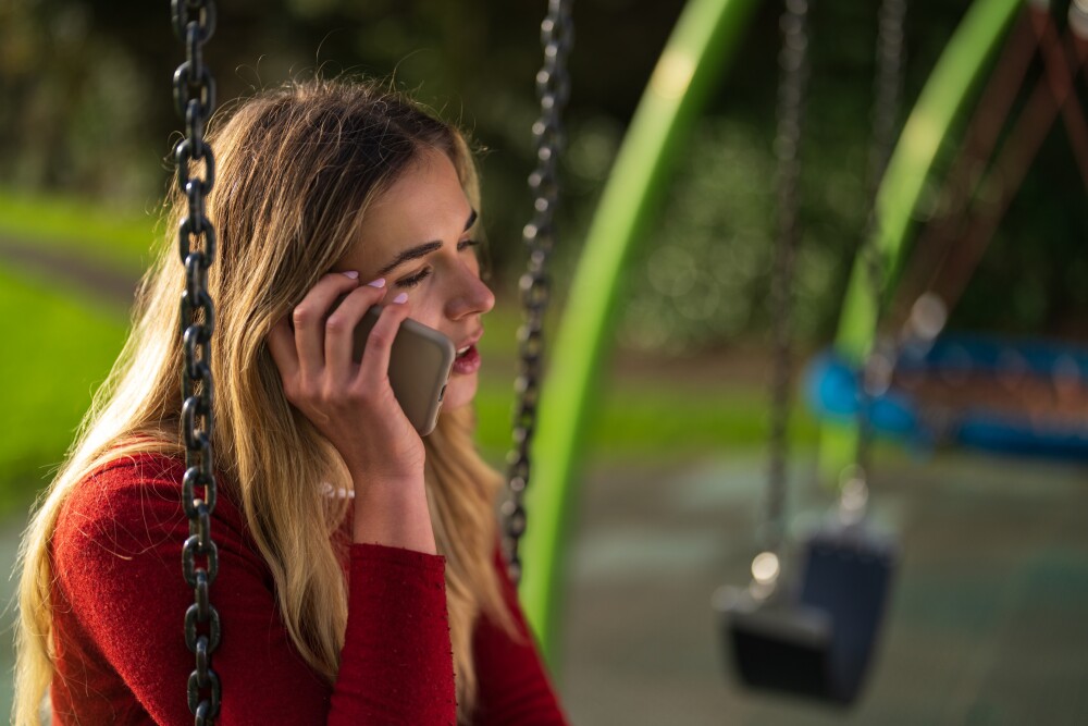 calling   swing, close up